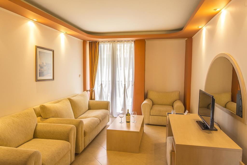 Family Hotel Gold Pearl (Adults Only) Sunny Beach Dış mekan fotoğraf